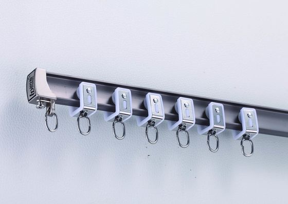 Un bon prix. Voie flexible résistante de rideau en longueur 10mm*25mm de Grey Color 4.5m silencieuse en ligne
