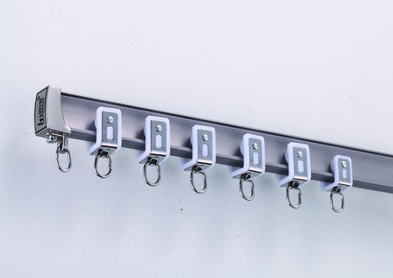 Un bon prix. Voie Bendable incurvée de rideau en 6.7m pour les rideaux lourds faciles à installer En ligne