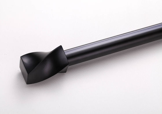 Un bon prix. Couleur noire résistante d'aluminium de 6063 d'alliage en diamètre 22mm Rods de rideau En ligne