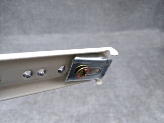 Un bon prix. 35g a motorisé le plafond en aluminium de rail de rideau encadre des parenthèses de rail de rideau en serrure de levier En ligne